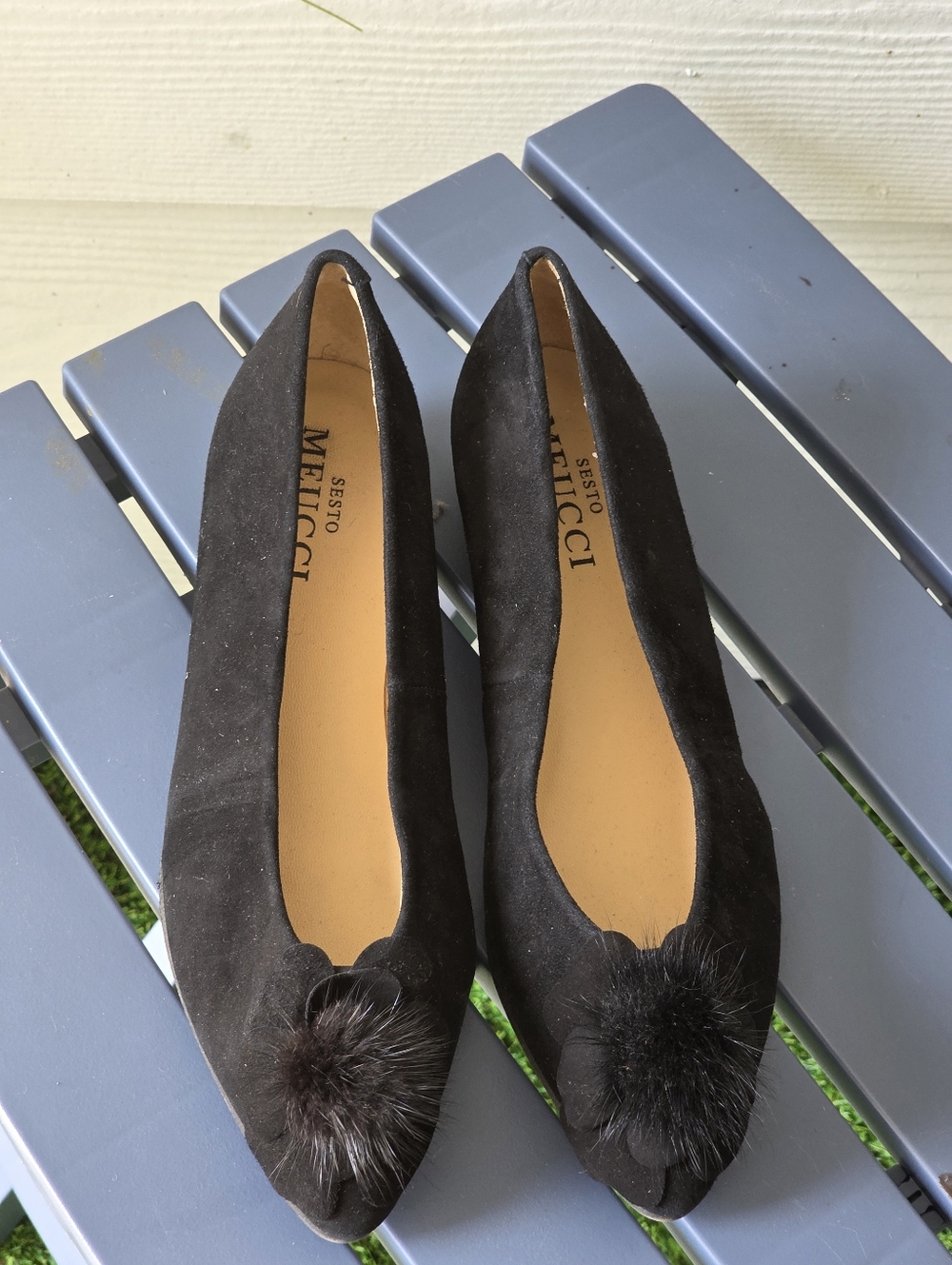 Sesto Meucci Women Black Suede Ballet Flats Fur Pom Pom Toe Sz 8 Shoes
